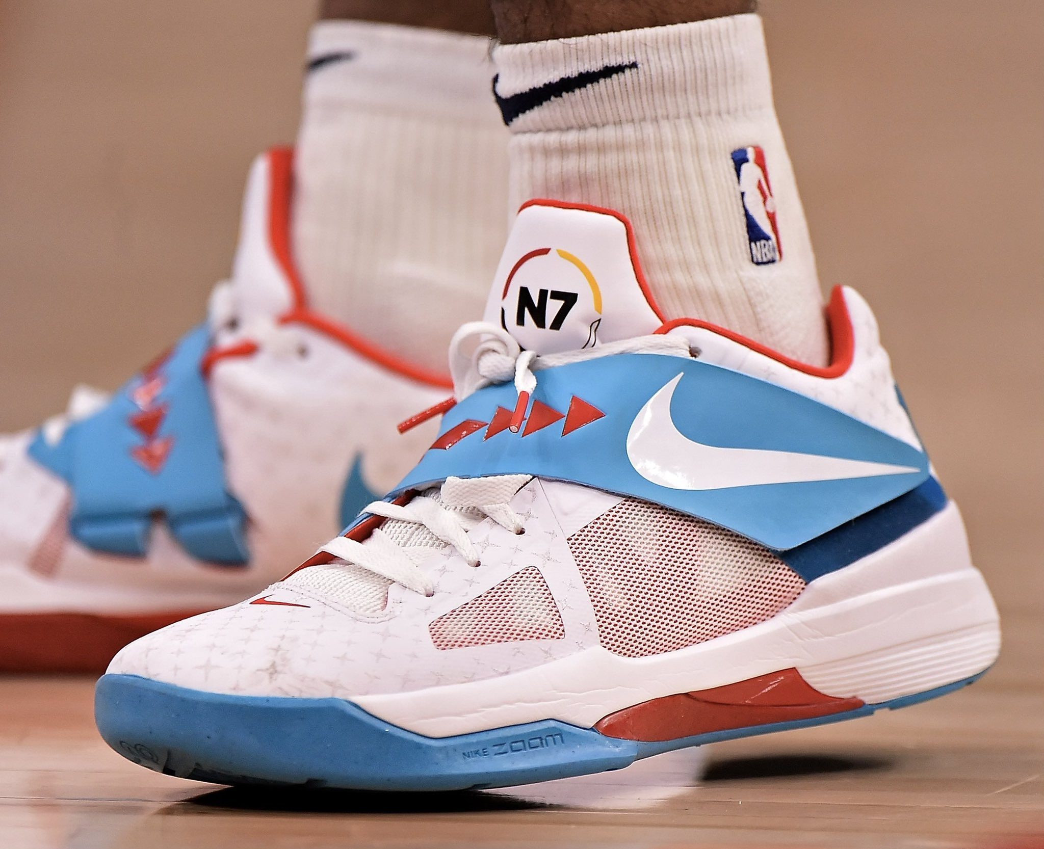 公布首支中 公布首支中