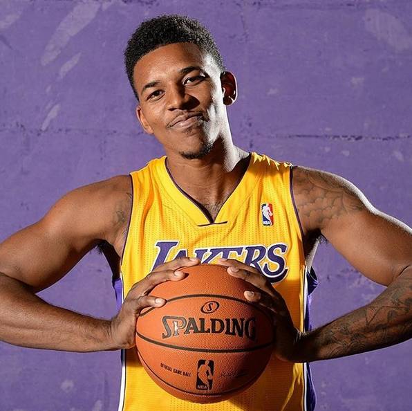 己的形象管 己的形象管